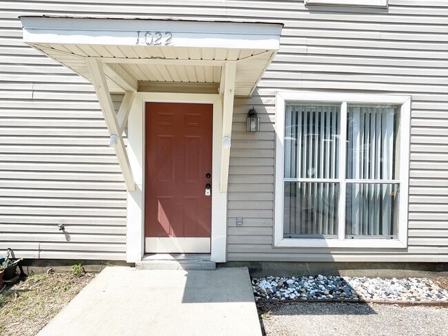 Building Photo - FWB Townhome