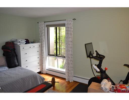 Building Photo - 315 Neponset St