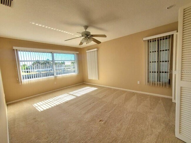 Building Photo - 2281 Vía Seville