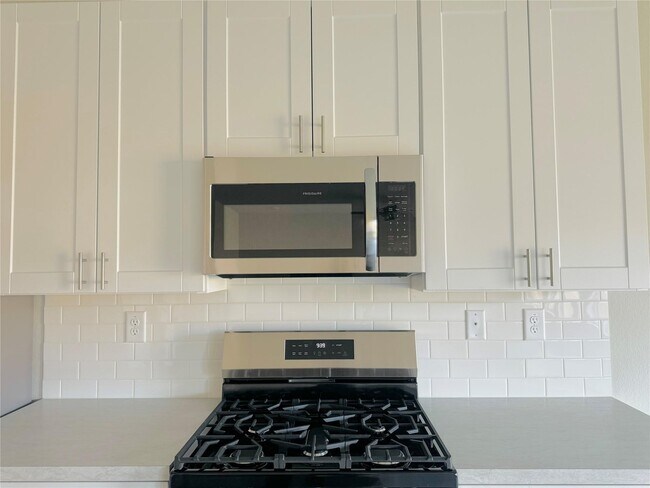 Building Photo - 21214 Mem Vis Dr