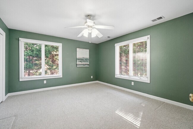 Building Photo - Ready NOW in The Reserve at Great Neck, Top-Rated Schools, Pet Friendly