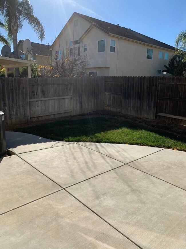 Building Photo - Beautiful home in Patterson