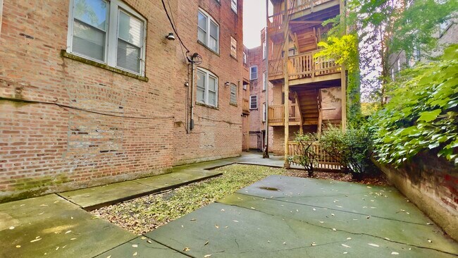 Building Photo - 7221 S Euclid Ave