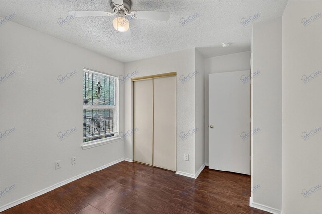 Building Photo - 10340 Blackjack Oaks Dr