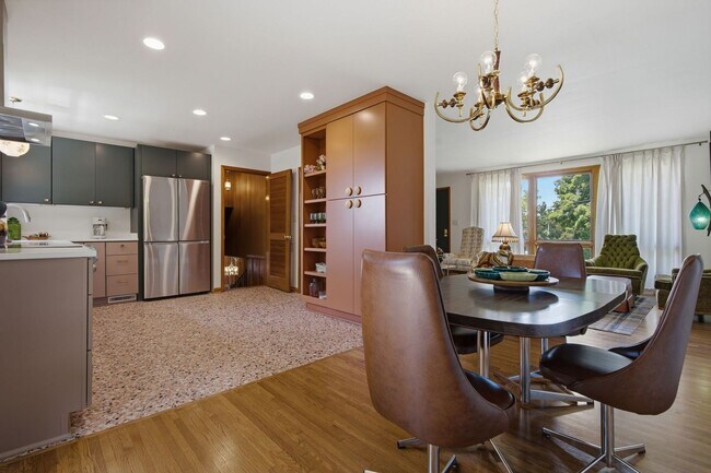 Building Photo - 5028 Danby Dr