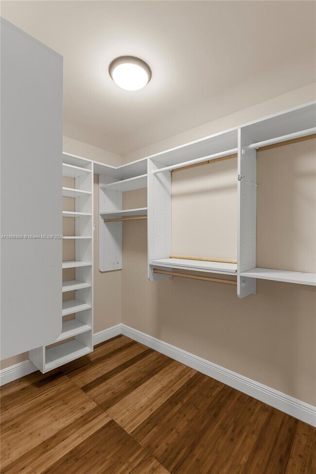 Building Photo - 1514 Whitehall Dr