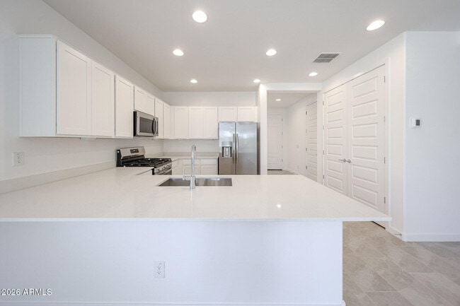 Building Photo - 17351 W Gray Fox Trl