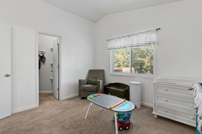 Building Photo - Beautiful 2BD/2BA townhome in Table Mountain Heights
