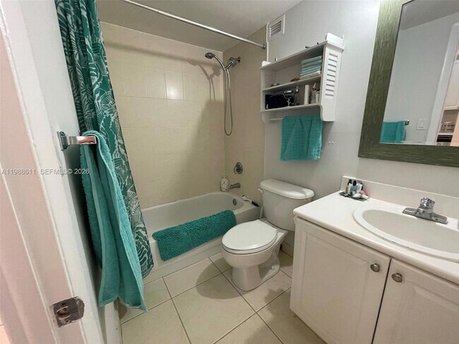 Building Photo - 1455 N Treasure Dr