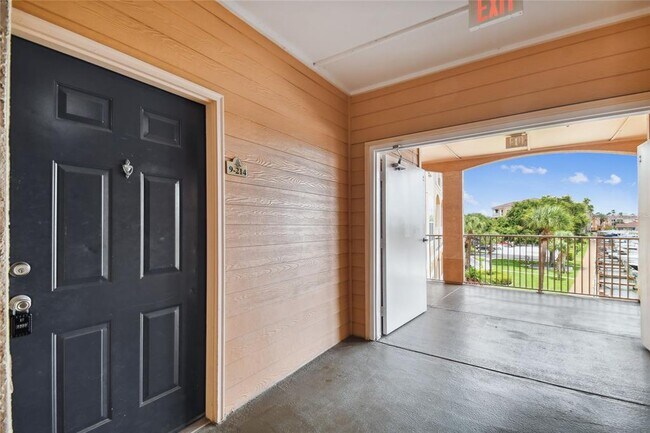 Building Photo - 5000 Culbreath Key Way