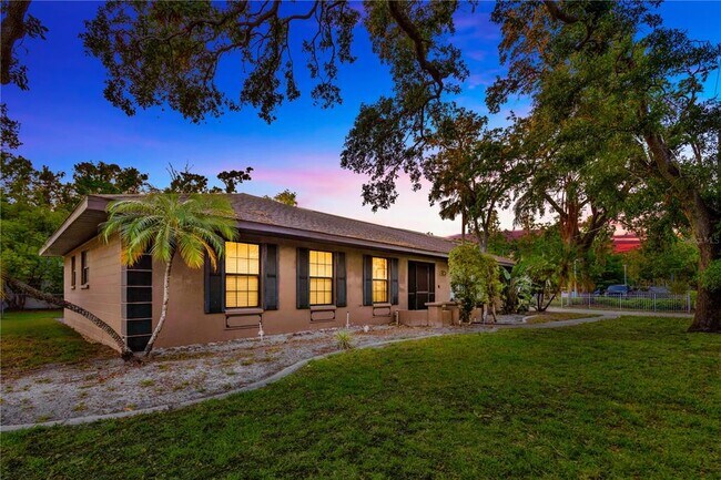 Building Photo - 4909 S Elberon St