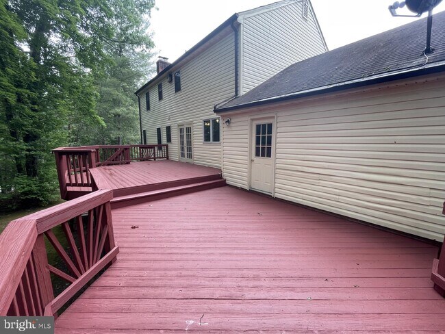 Building Photo - 6463 Honey Tree Ct