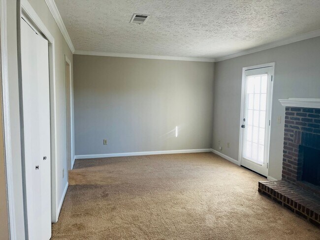 Building Photo - Welcome to Smyrna! Prime location, newly renovated, private fenced backyard, must see!