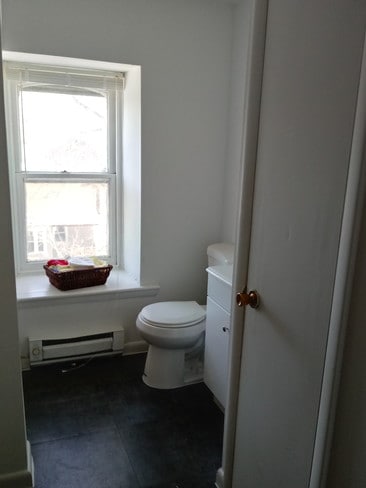 bathroom - 23 N Front St