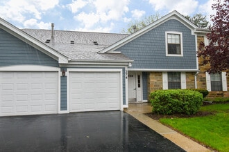 Building Photo - 274 Elmwood Ln