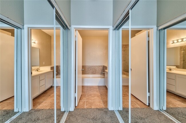 Building Photo - 2201 Ramsgate Dr