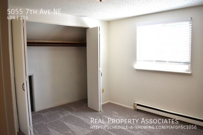 Building Photo - 5055 7th Ave NE
