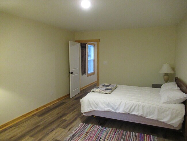 Building Photo - Fully Furnished Short-Term Rental in Dalla...