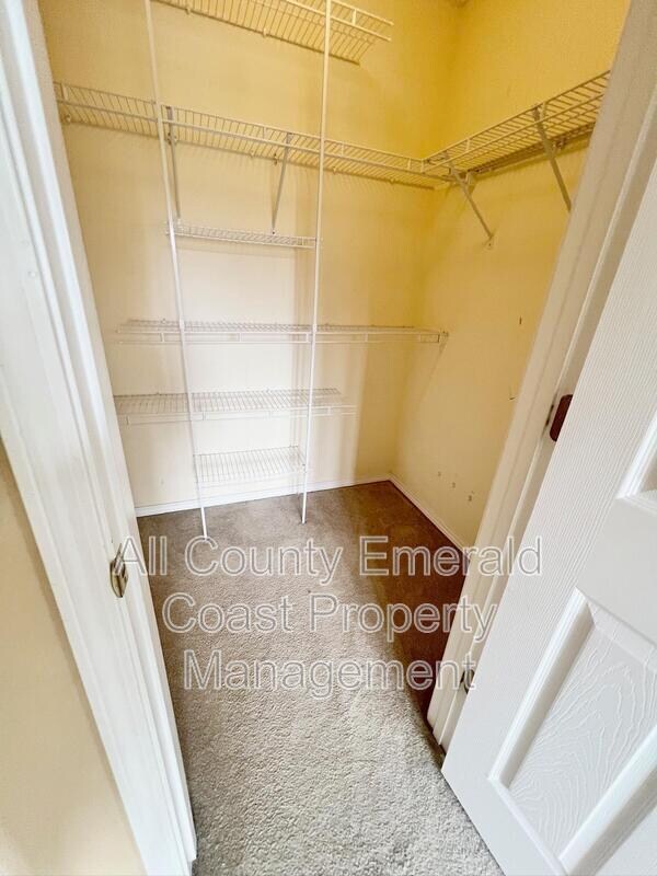 Building Photo - 34 Harbeson Ave NE