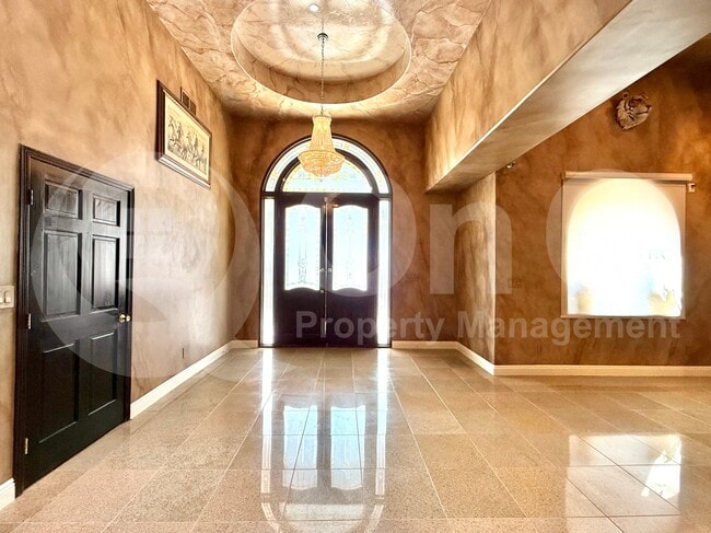 Building Photo - 15118 E Camelview Dr