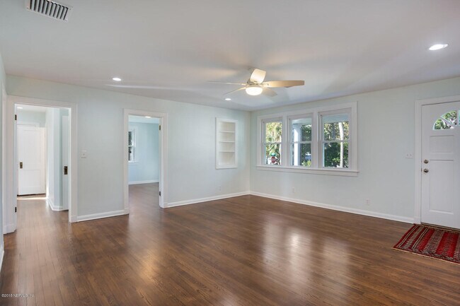 Building Photo - 150 2nd St