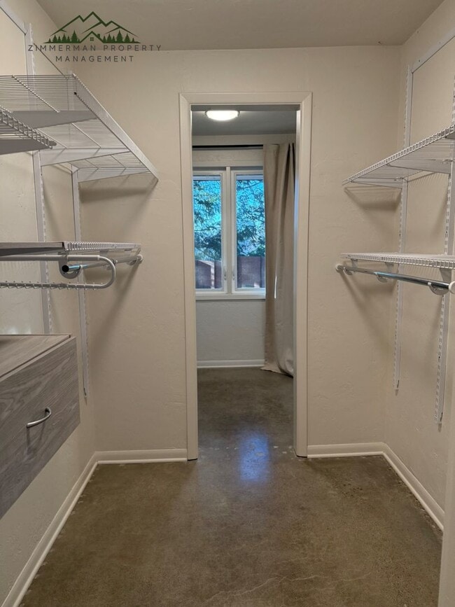 Building Photo - 1808 E 28th Ave