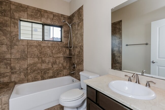 Building Photo - 10658 Clearview Villa Pl