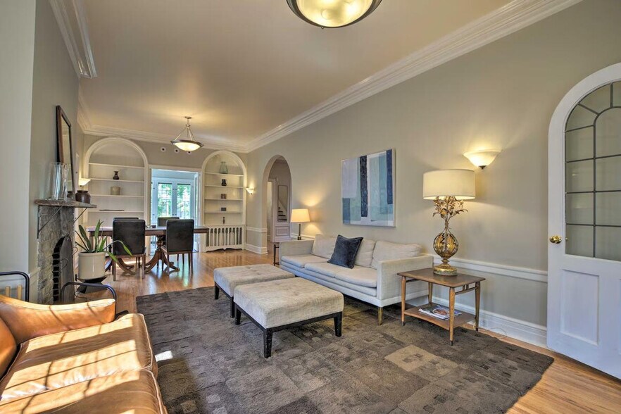 Building Photo - 326 N Grove Ave