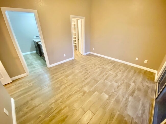 Building Photo - CHARMING CONDO IN DESIRABLE WEST LAS VEGAS NEAR SUMMERLIN