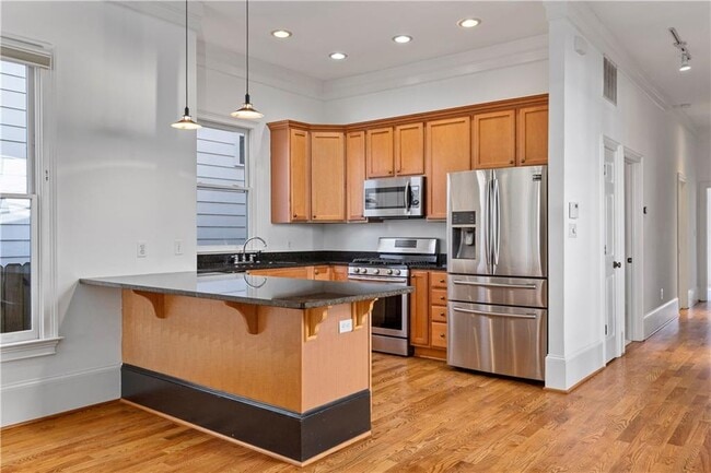 Building Photo - 224 Lampkin St NE