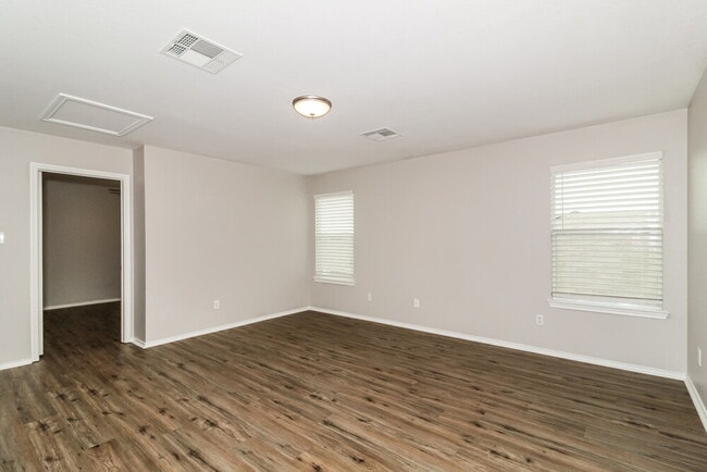 Building Photo - 1021 Shadow Creek Blvd