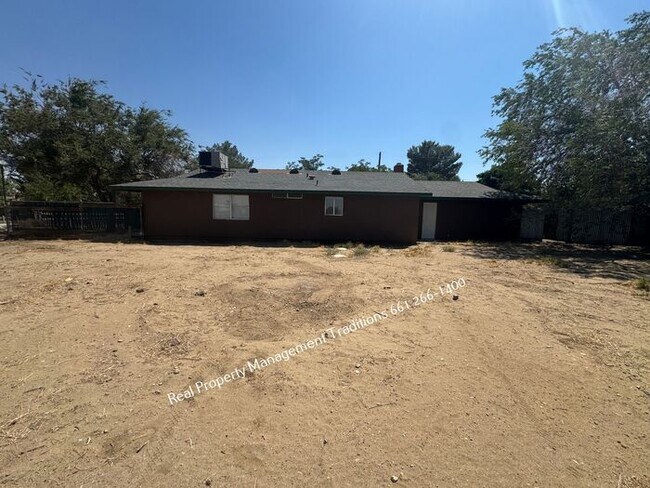 Building Photo - Modern Ranch Home