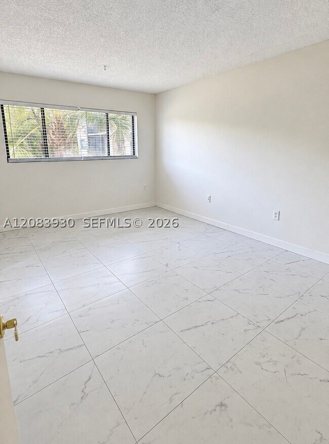 Building Photo - 8760 SW 133rd Ave