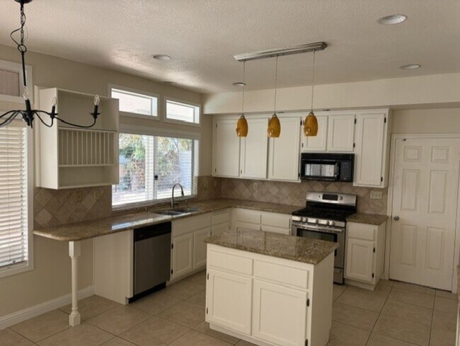 Building Photo - 30978 Riverton Ln