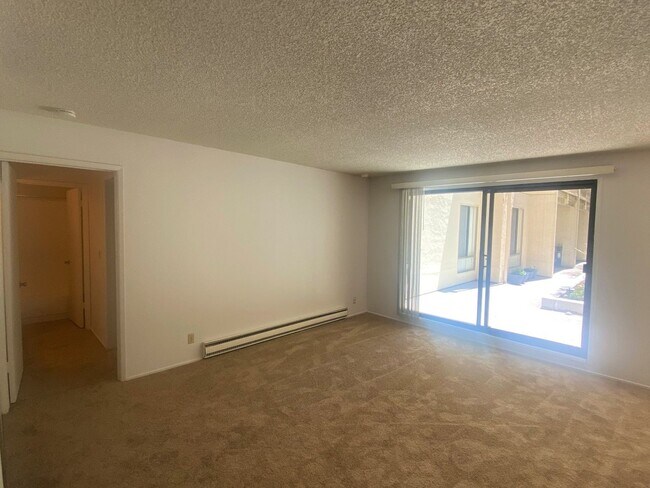 Building Photo - $500 MOVE IN SPECIAL!! One Bedroom Condo A...