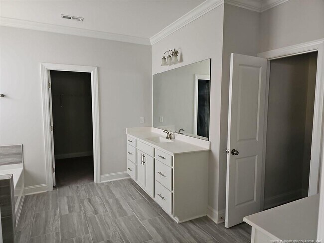 Building Photo - 244 Chateau Wy