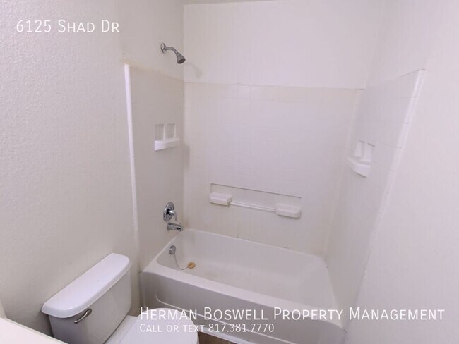 Building Photo - 6125 Shad Dr