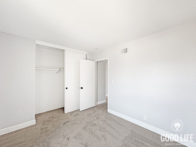 Building Photo - Light-Filled 2BD/2BA Top-Floor Condo in Mira Mesa with Granite Kitchen, Private Balcony & Pool