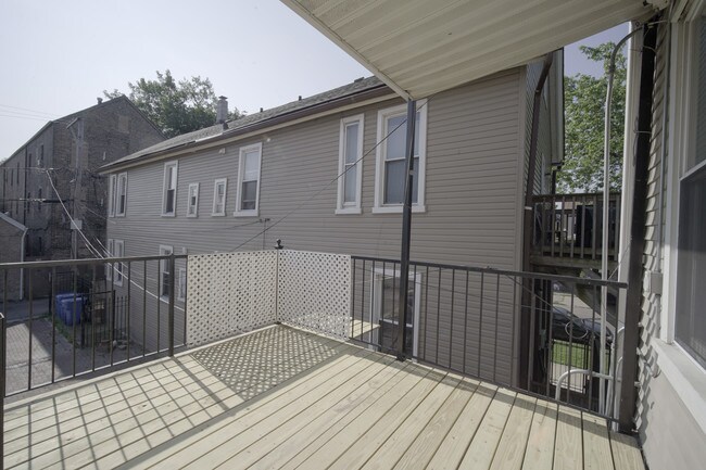 Building Photo - 2255 S Whipple St