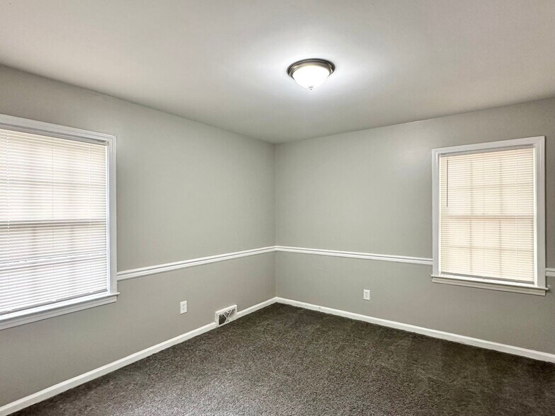 Building Photo - 2784 Bragg Ln