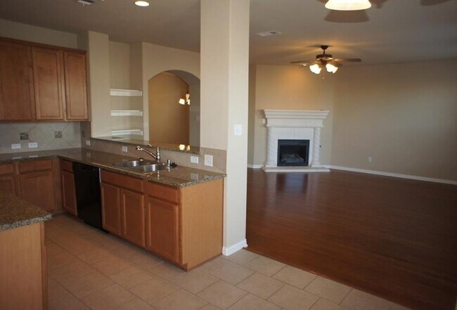 Building Photo - 7217 Sugarplum Dr