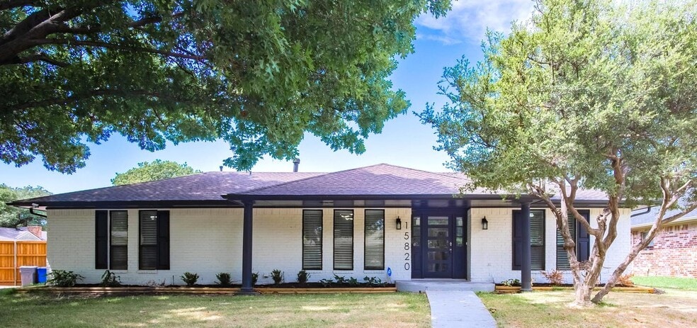 Building Photo - Gorgeous Prestonwood home with in-ground pool & large yard