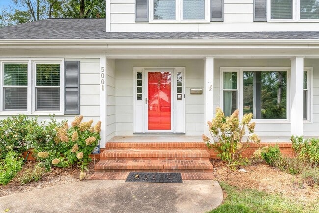 Building Photo - 5001 Vescova Ct