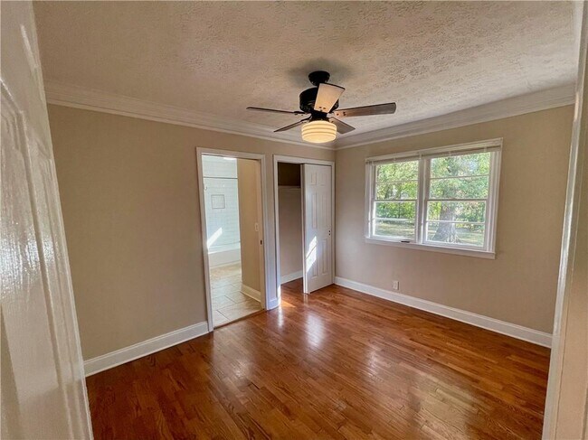 Building Photo - 21 Opal St