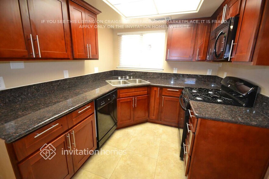 Building Photo - 10471 Reymouth Ave