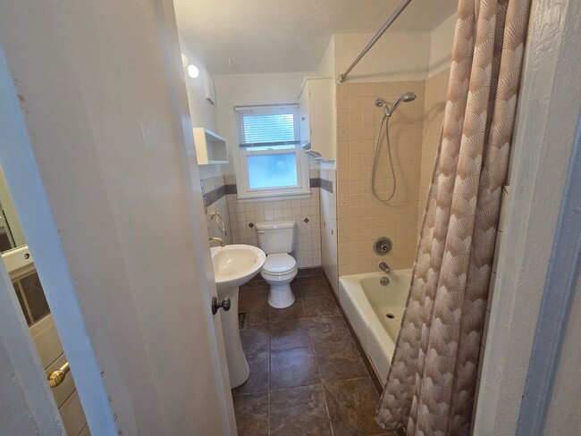 Building Photo - Audubon-Downriver Neighborhood 3+ bedroom, 1 bath corner lot with large, fenced yard