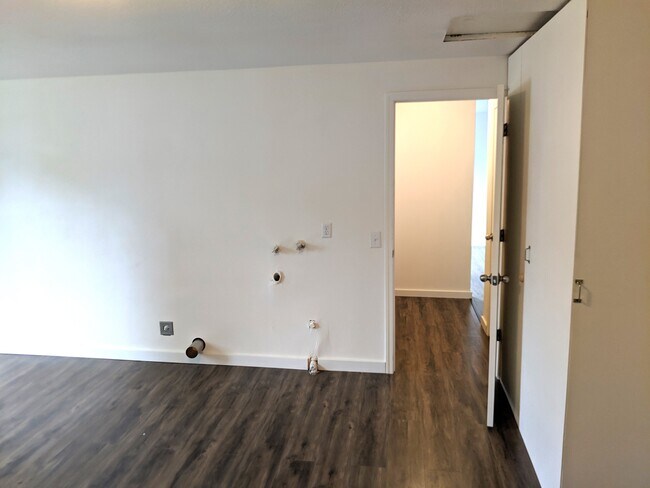 Building Photo - 7801 S Cushman Ave