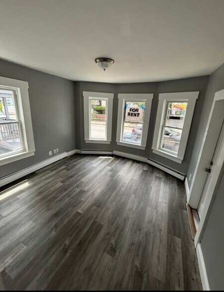 Building Photo - 53 Brook St