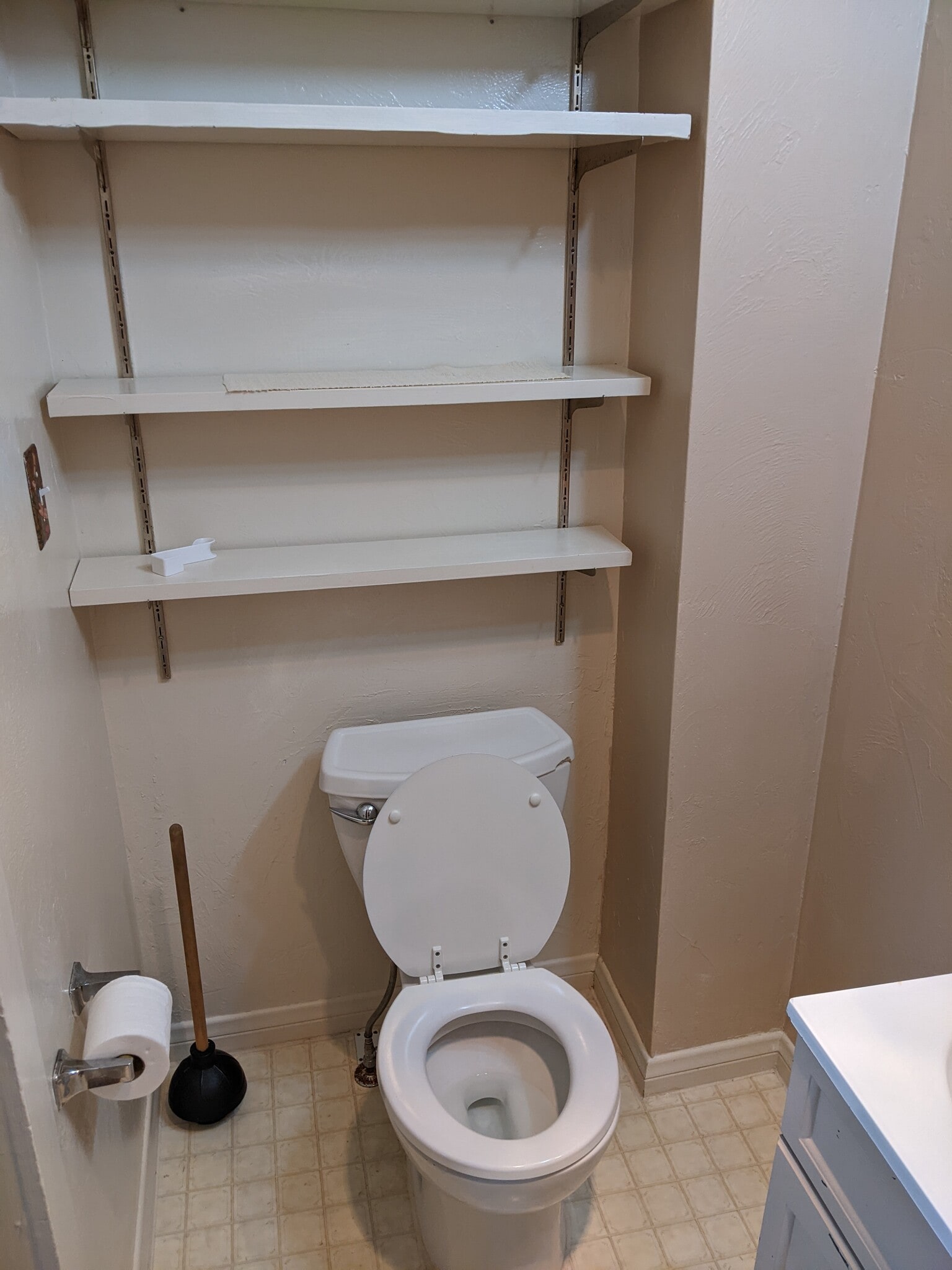 Bathroom (3) - 1124 Almaden St