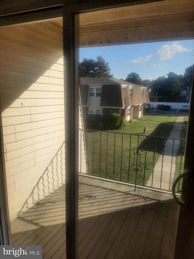 Building Photo - 35 Florence Tollgate